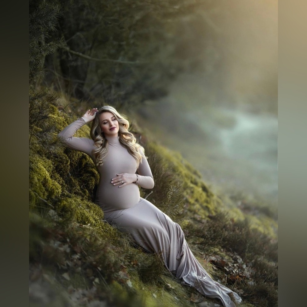 Turtleneck High Neck Maternity Dress for Photoshoot One Size underbust 36” White - Picture 5 of 6